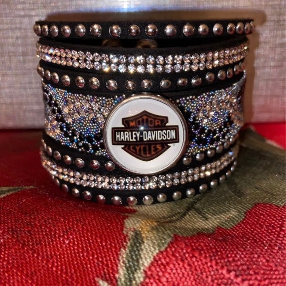 HD Snap Bling Bracelet - Picture 7 of 8